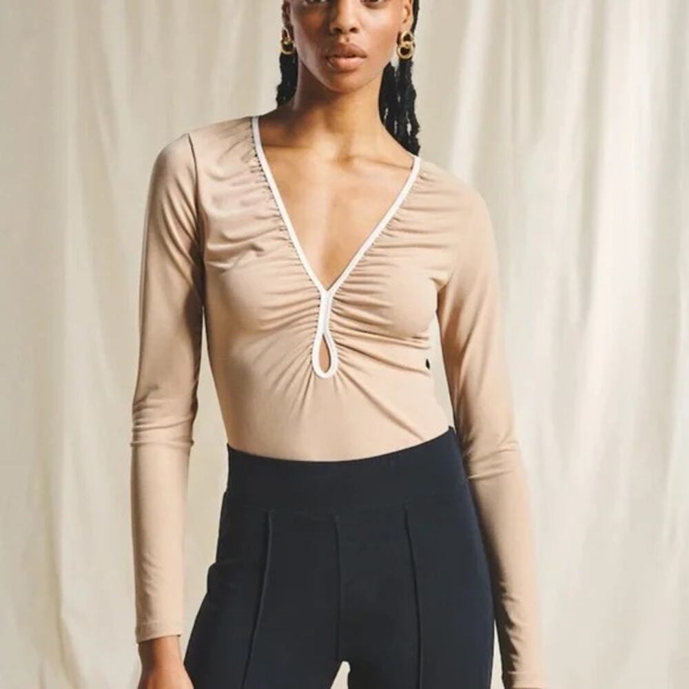 Abercrombie & Fitch Ruched Keyhole Top Small Brown Tan Minimal Clean Neutral